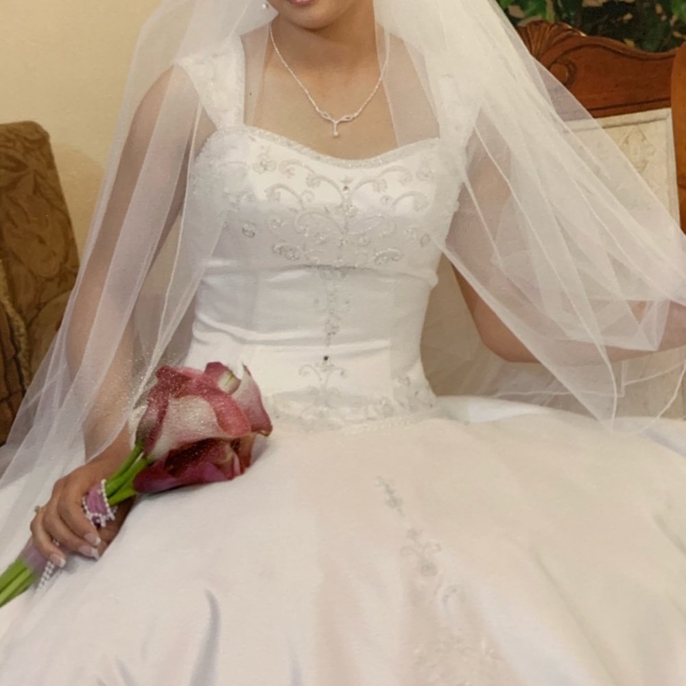 Size 6 wedding gown